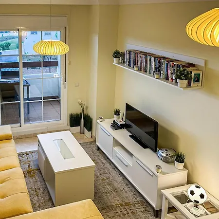 2 Bedroom Cozy In Costa Apartment Benalmadena